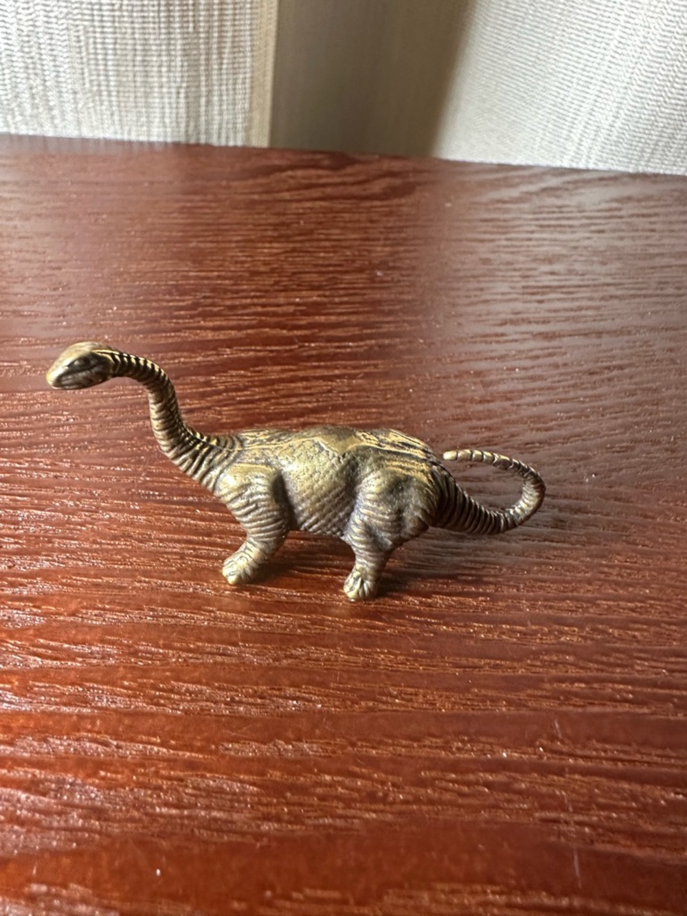 Brass-Colored Brachiosaurus Reptile Figurine - Vintage Style - Picture 12 of 14